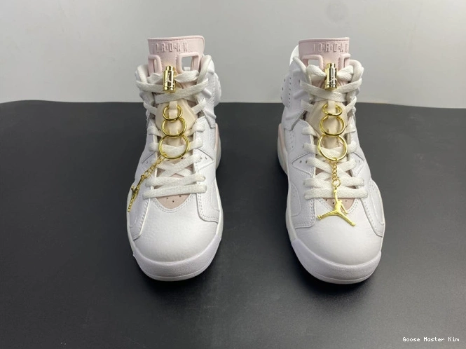 (W) Jordan Hoops Air Retro 6 DH9696-100 Gold 0815